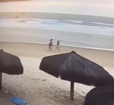 Imagem - Quem são mãe, filha e amiga encontradas mortas em praia na Bahia