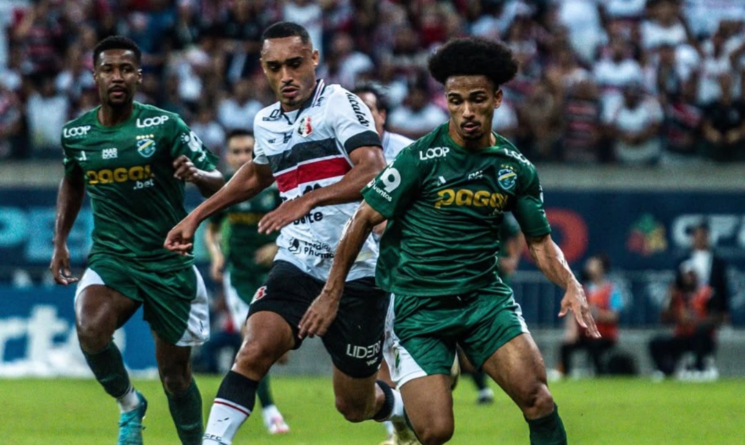 Imagem - Empate entre Santa Cruz e Altos pela Série D tem cena inusitada com ambulância; assista
