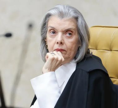 Imagem - Em julgamento no STF, Cármen Lúcia desmente advogado sobre voto impresso