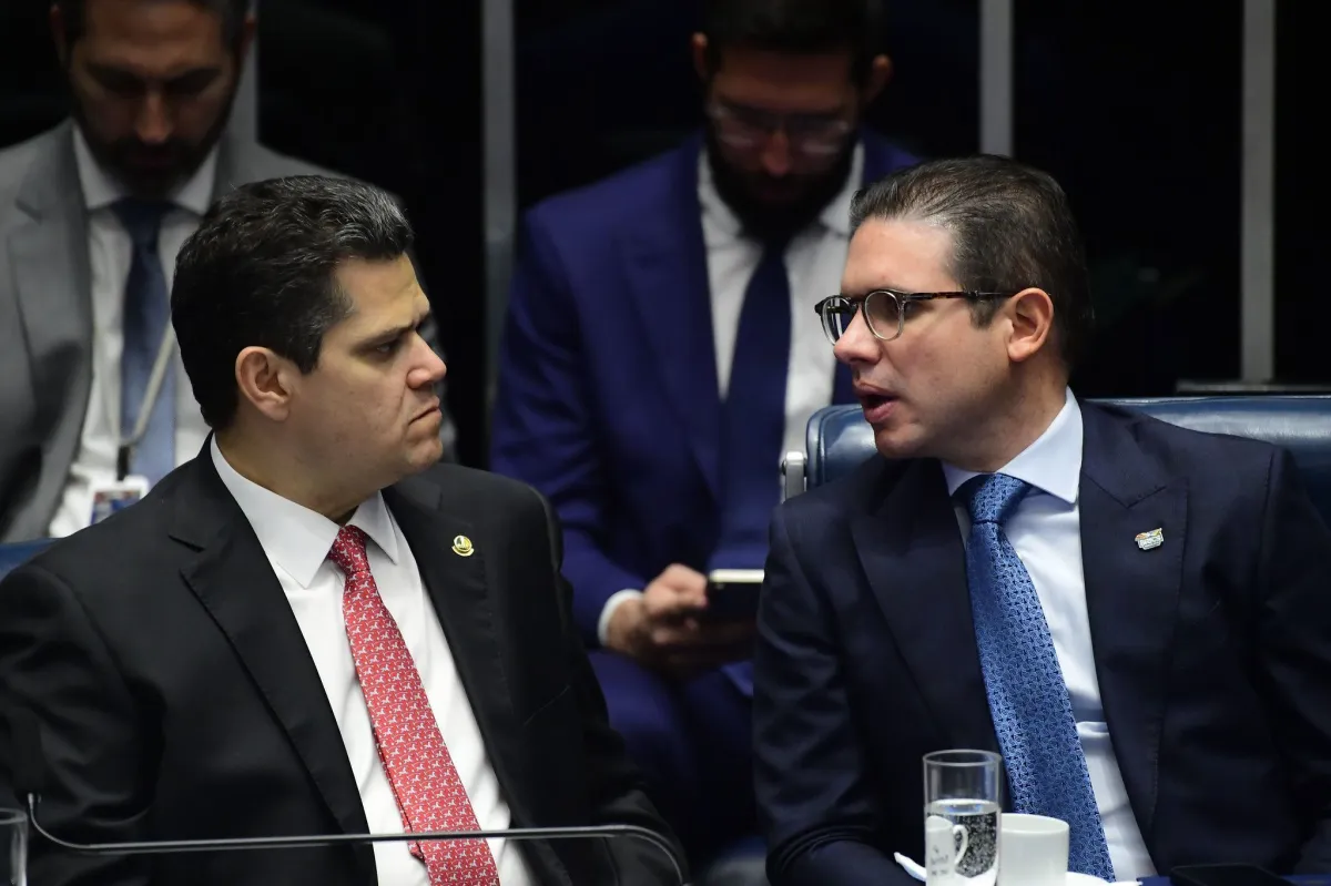 Davi Alcolumbre e Hugo Motta (presidentes do Senado e Câmara dos Deputados, respectivamente) 