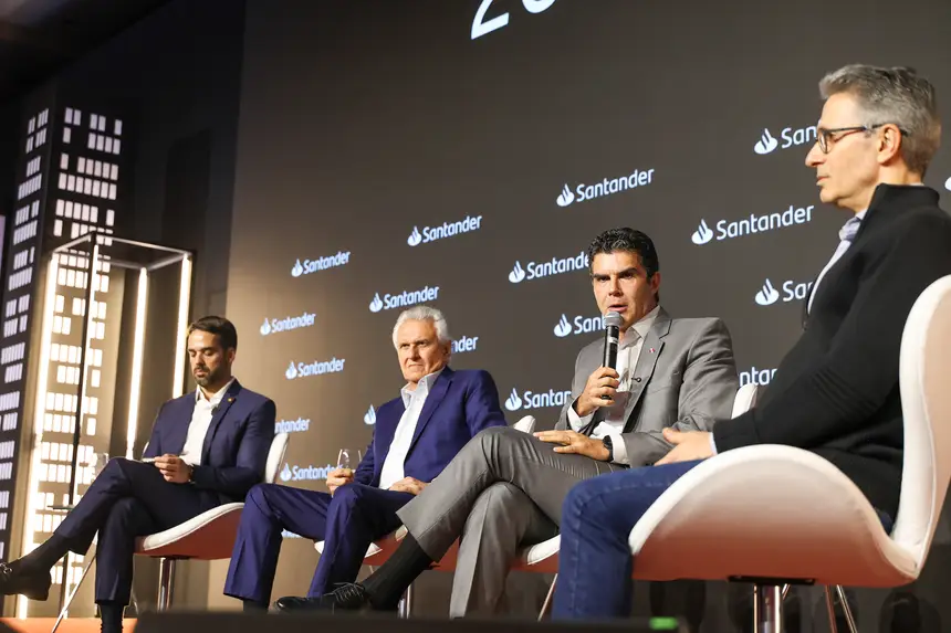 Helder Barbalho, durante participação na 26ª Conferência Anual Santander, na cidade de São Paulo.