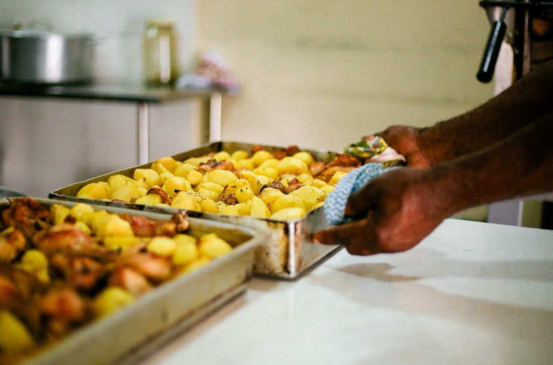 As cozinhas são abastecidas pelo Programa de Aquisição de Alimentos (PAA), possibilitando o fortalecimento da agricultura familiar - 