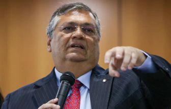 Dino diz que STF não pode ceder a coações, chantagens e ameaças