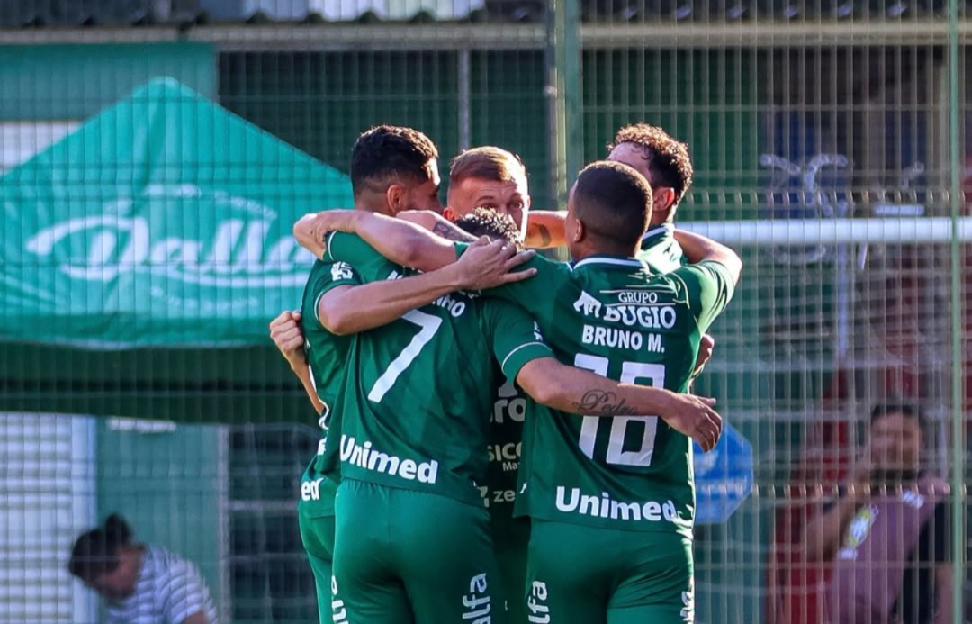 Chape goleou fora de casa -