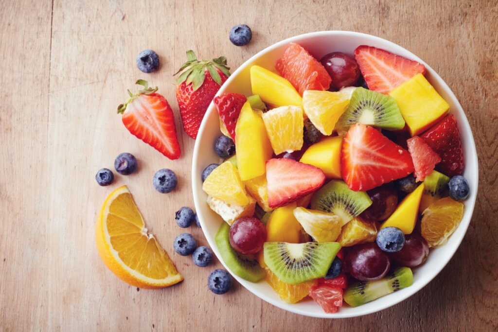 Consumir frutas e verduras frescas evita que a vitamina C seja degradada (Imagem: baibaz | Shutterstock)