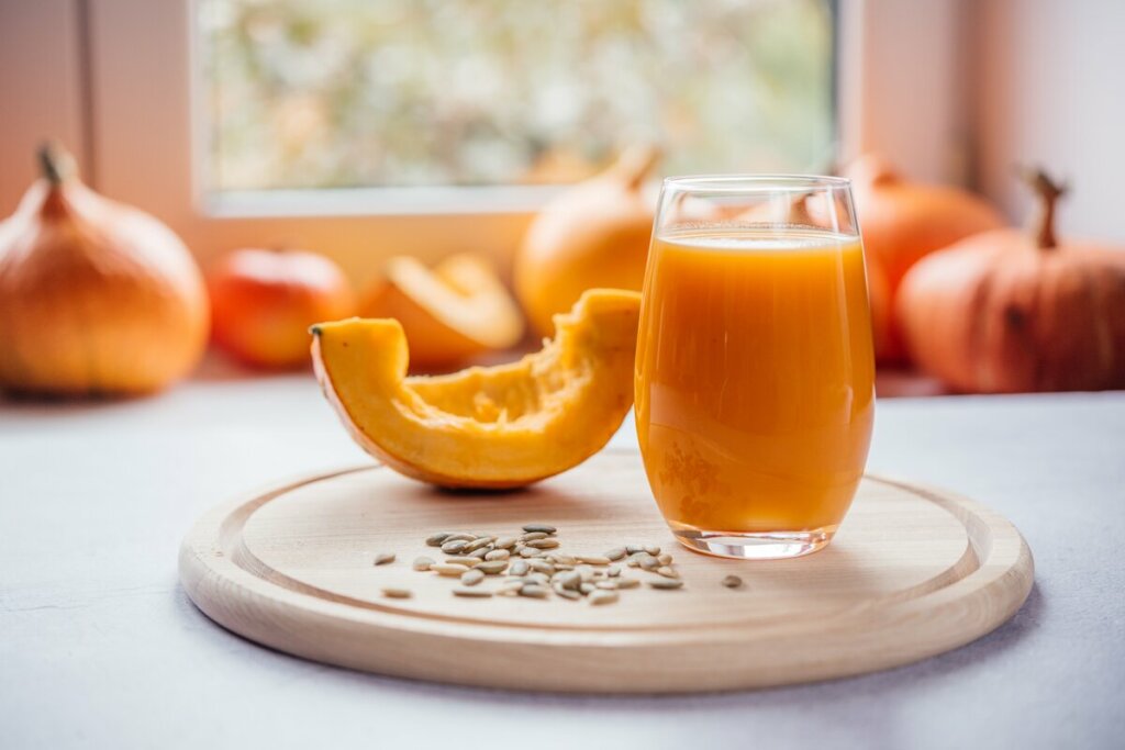 Suco funcional de abóbora e limão (Imagem: Marinesea | Shutterstock)