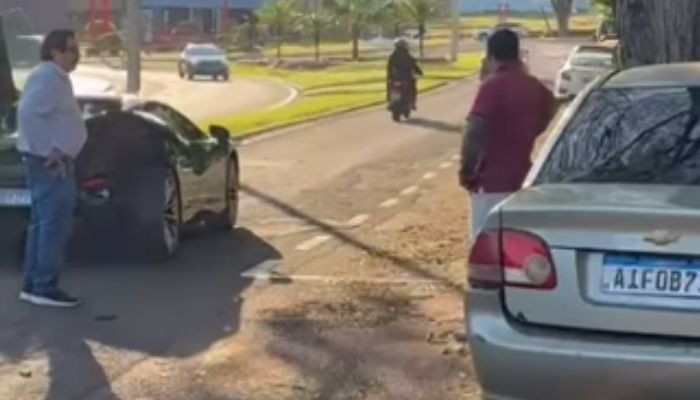 Imagem - Vídeo: corsa se envolve em acidente e destrói McLaren avaliada em mais de R$ 2 milhões