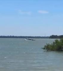 (Tinham 50 pessoas na embarcação no momento do naufrágio, e todas foram socorridas.)