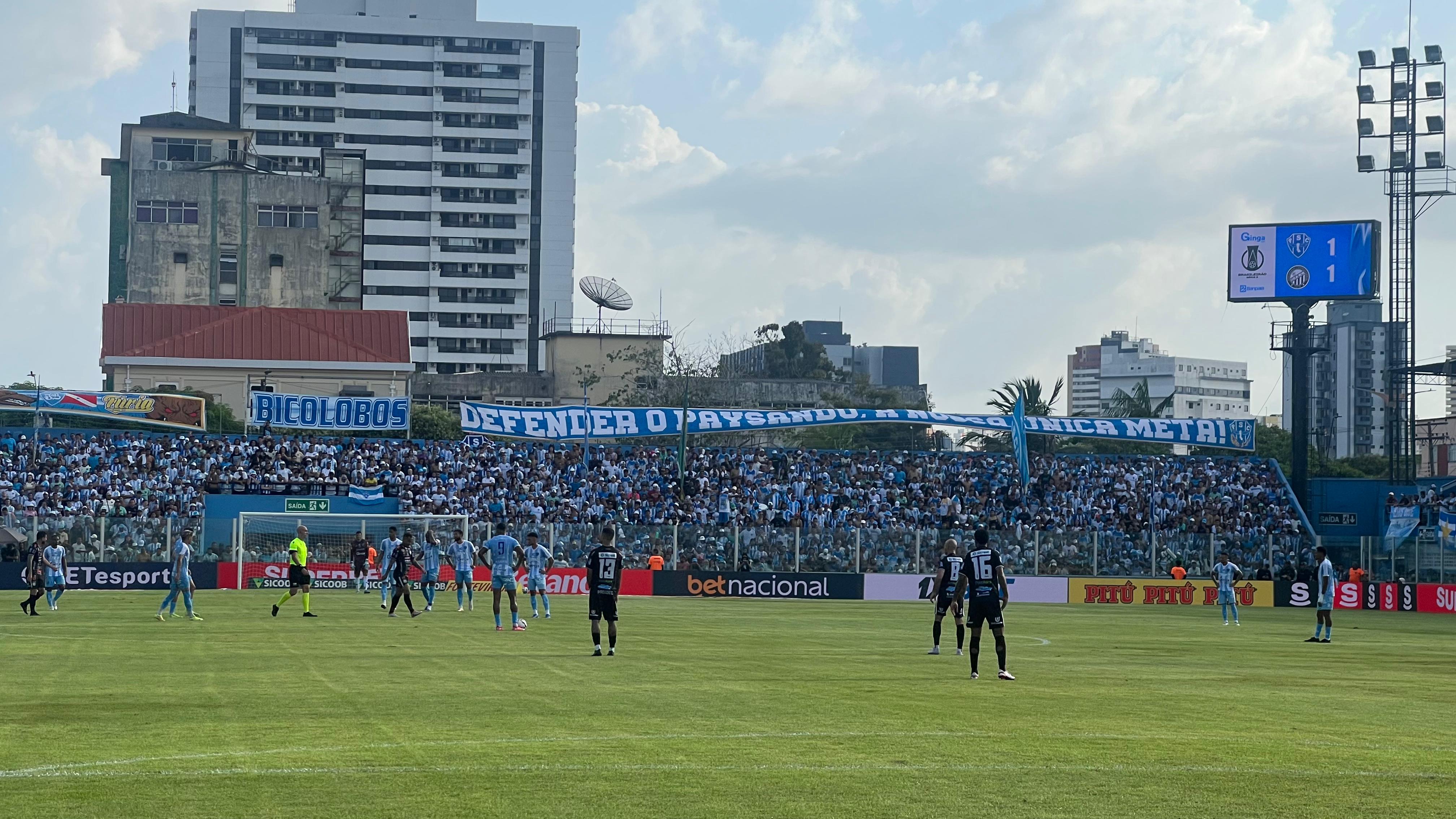 Torcida bicolor lota as arquibancadas da Curuzu - 