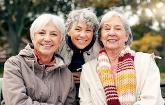 5 dicas para manter e fazer novos amigos na terceira idade