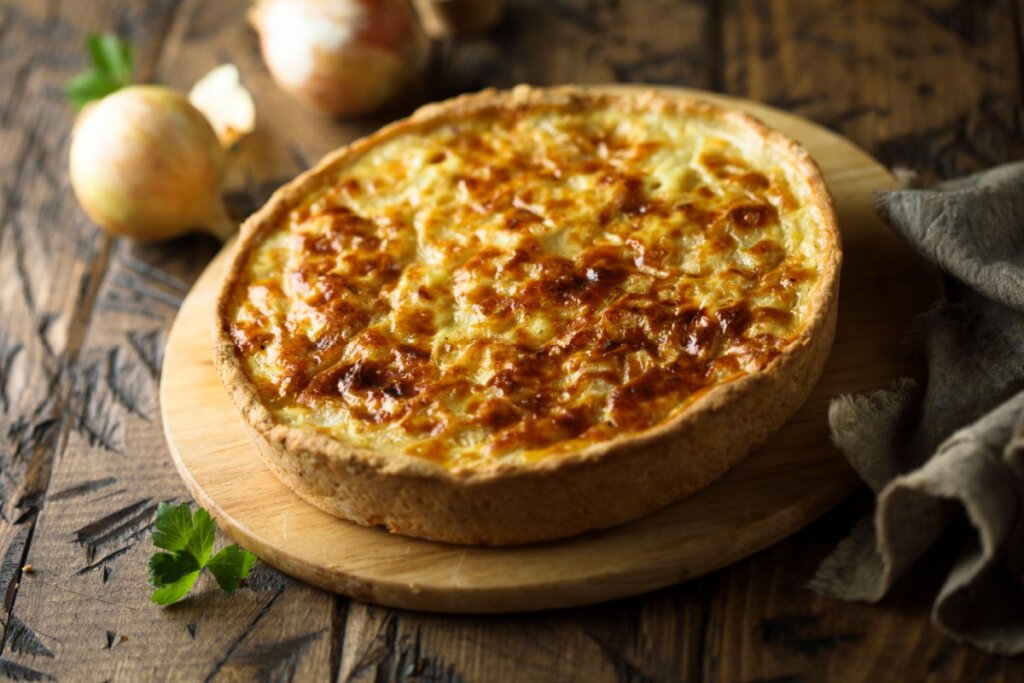 Quiche de queijo (Imagem: MariaKovaleva | Shutterstock)