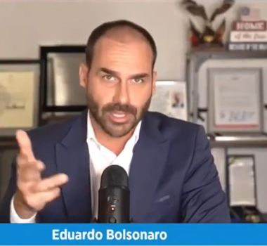 Imagem - Eduardo Bolsonaro participa de reunião sobre 8 de janeiro mesmo estando nos EUA