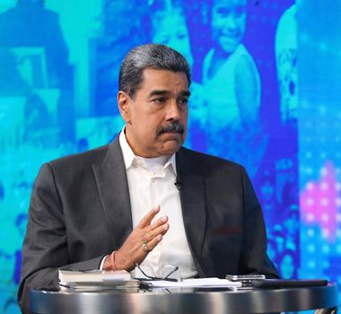 Imagem - Maduro desafia EUA após envio de navios de guerra: 'não há como entrarem na Venezuela'