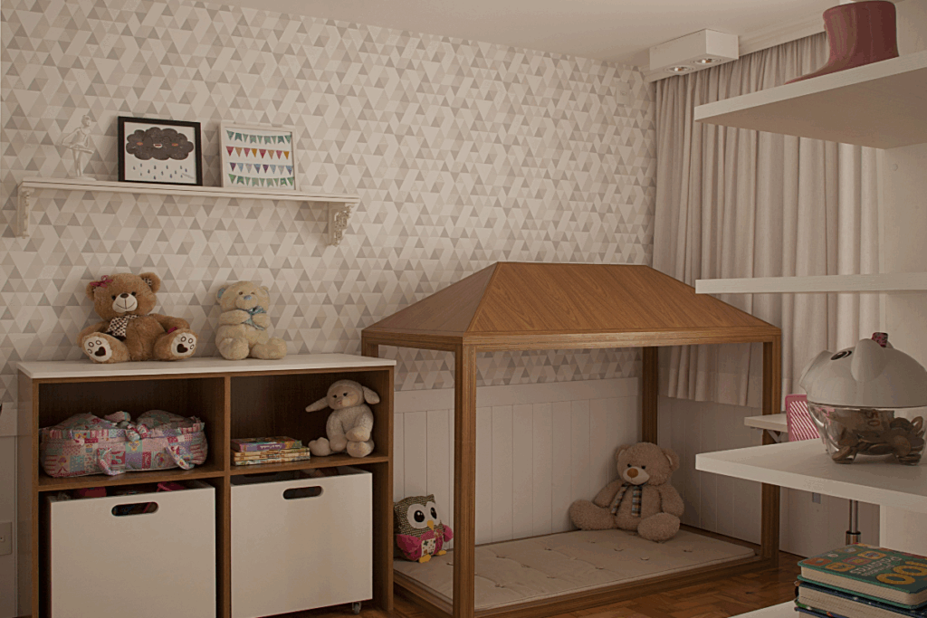 Invista em cores e iluminação suaves no quarto para garantir o bem-estar do bebê (Projeto: BMA Studio | Imagem: Luis Gomes)