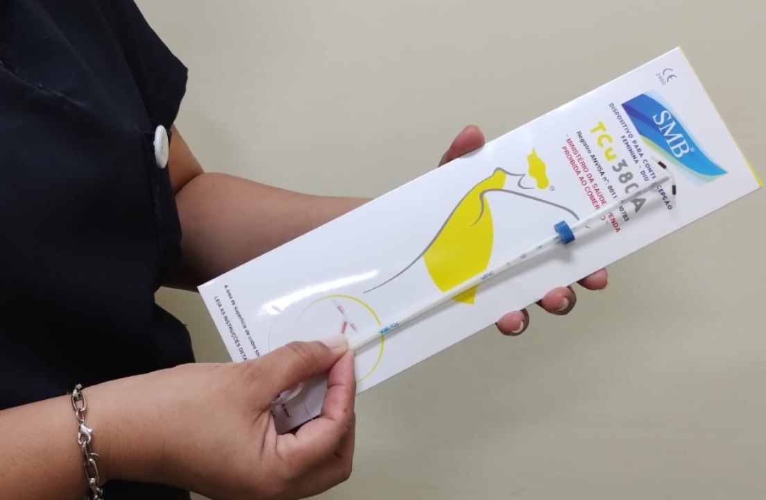 O DIU é oferecido gratuitamente pelo Sistema Único de Saúde (SUS).