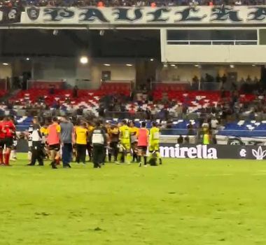 Imagem - Final de jogo de Remo x Criciúma tem confusão entre jogadores