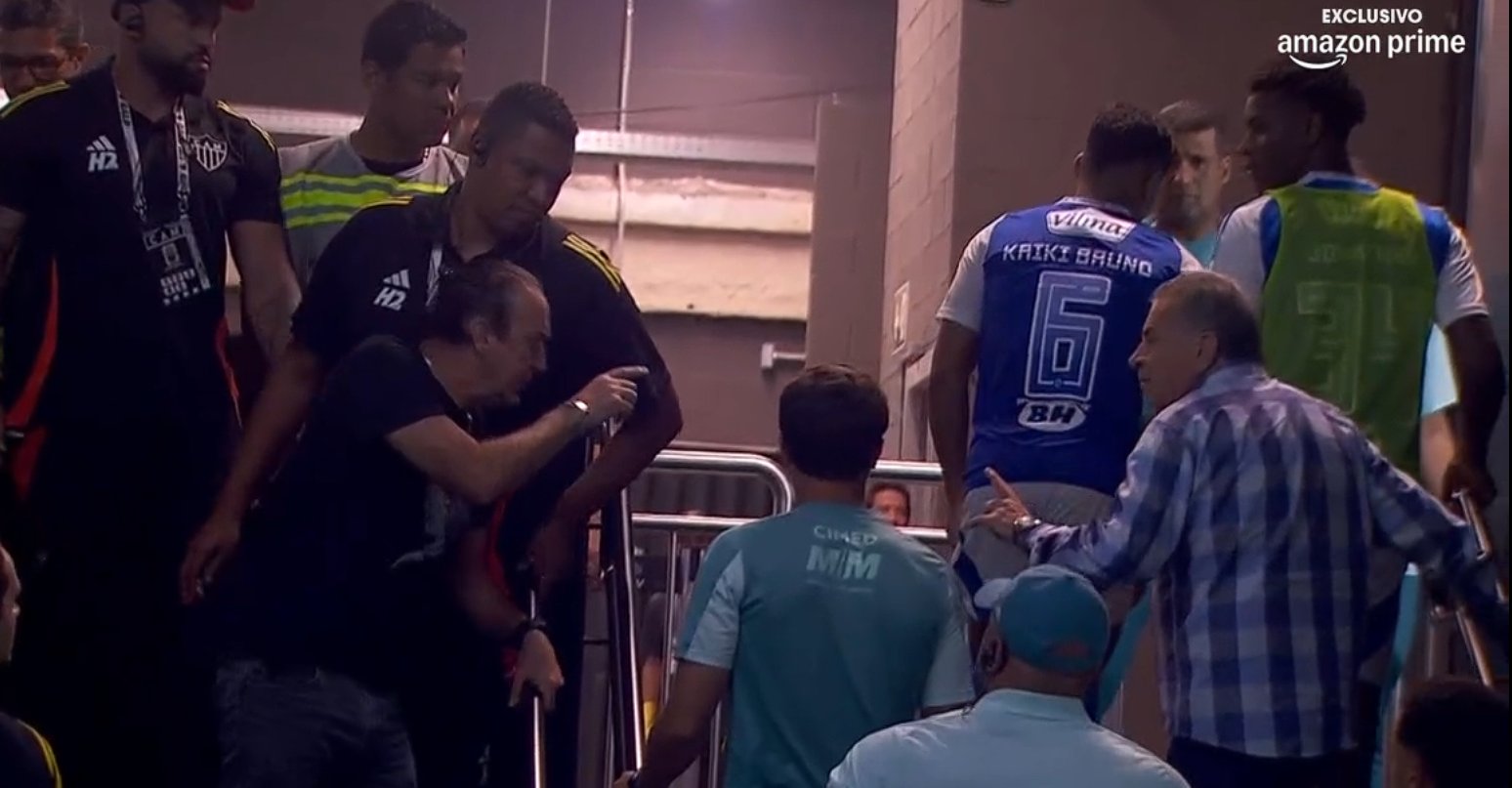 Discussão aconteceu após o jogo - 