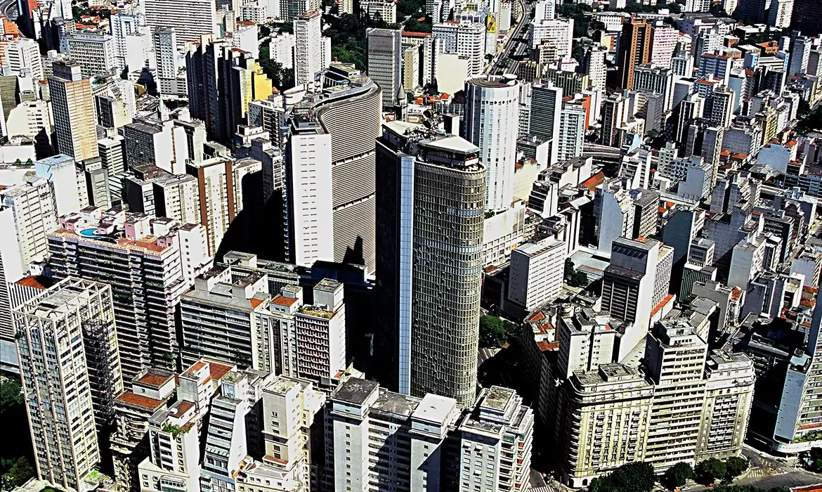 Em agosto, o IPA subiu 0,43%, invertendo o comportamento de julho (-1,29%). 