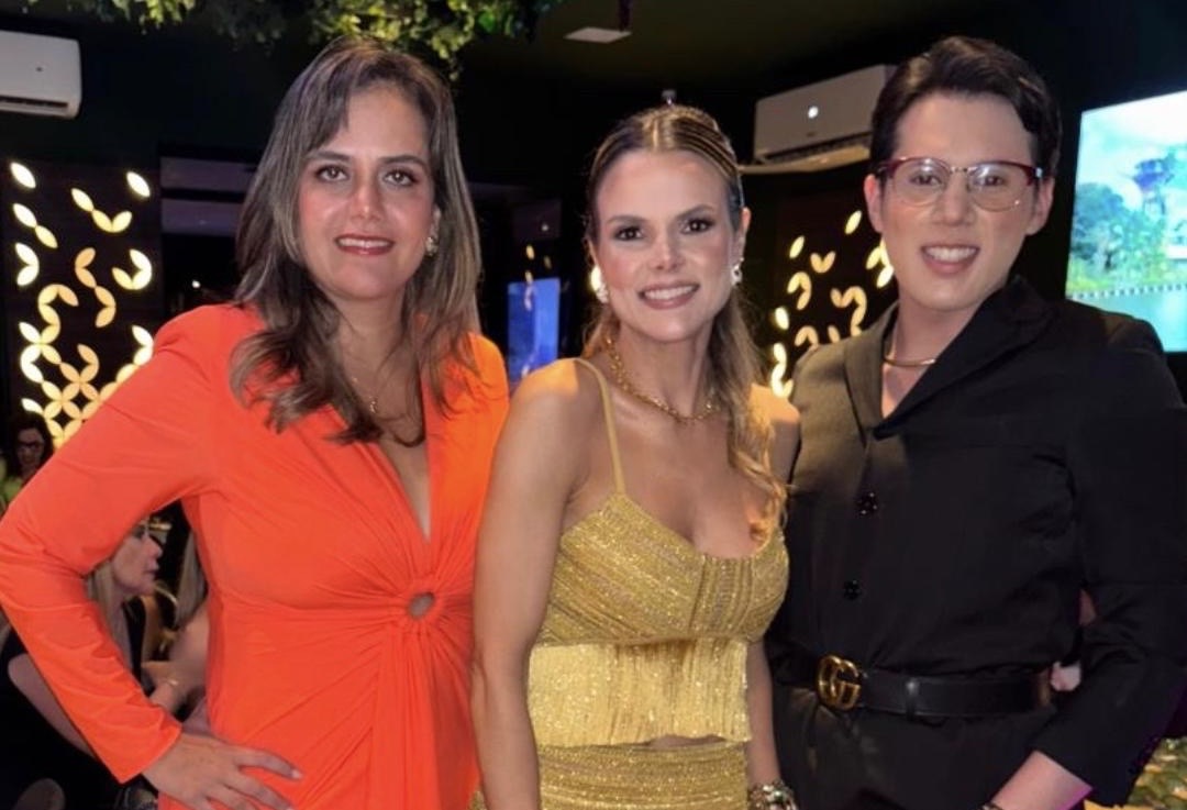 Sabrina Daibes e Vinicius Campos com a amiga Larissa