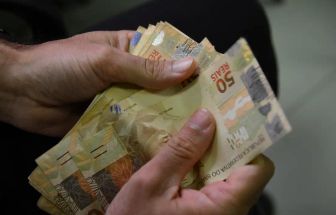 Proposta do Orçamento de 2026 prevê salário mínimo de R$ 1.631