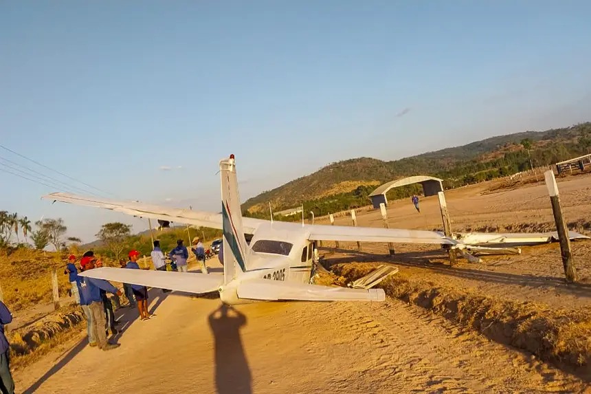 Avião com quase meia tonelada de cocaína é apreendido na zona rural no sul do Pará.