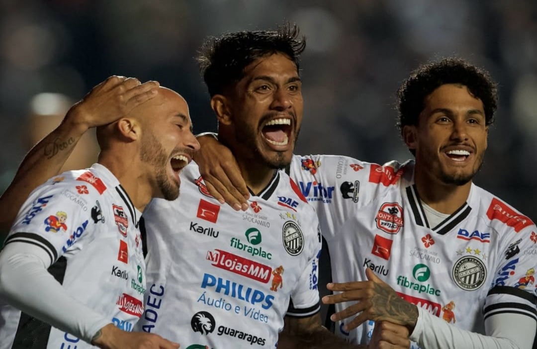 Clássico paranaense terminou com vitória do Fantasma -