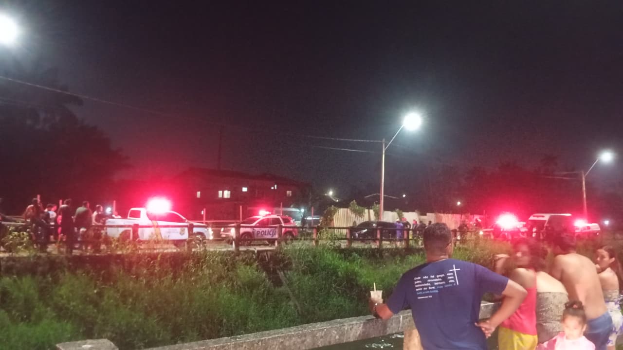 Imagem - Vídeo: corpo é encontrado dentro de carro parado em rua do Coqueiro, na Grande Belém