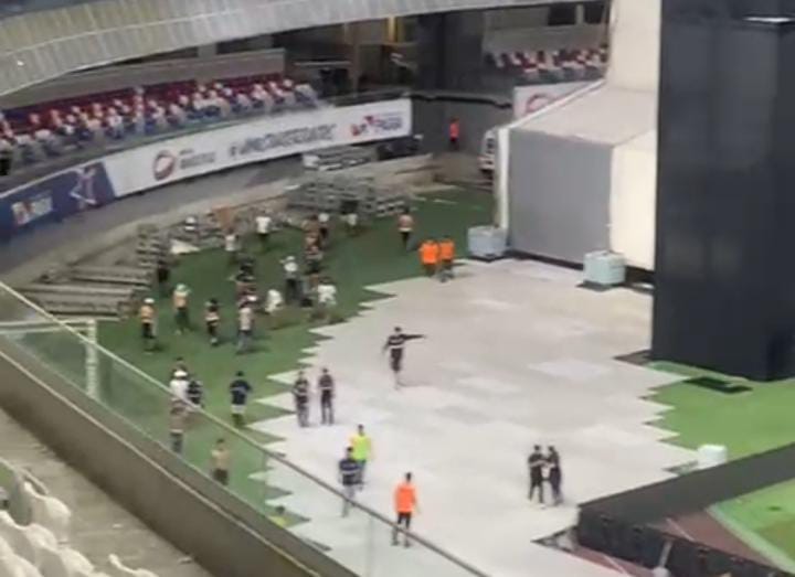 Imagem - Torcida do Remo invade o gramado do Mangueirão após derrota