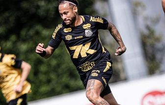 Neymar volta a treinar no Santos e pode ser escalado contra Fluminense