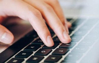 O que é doxing? Entenda como funciona, os riscos e como se proteger