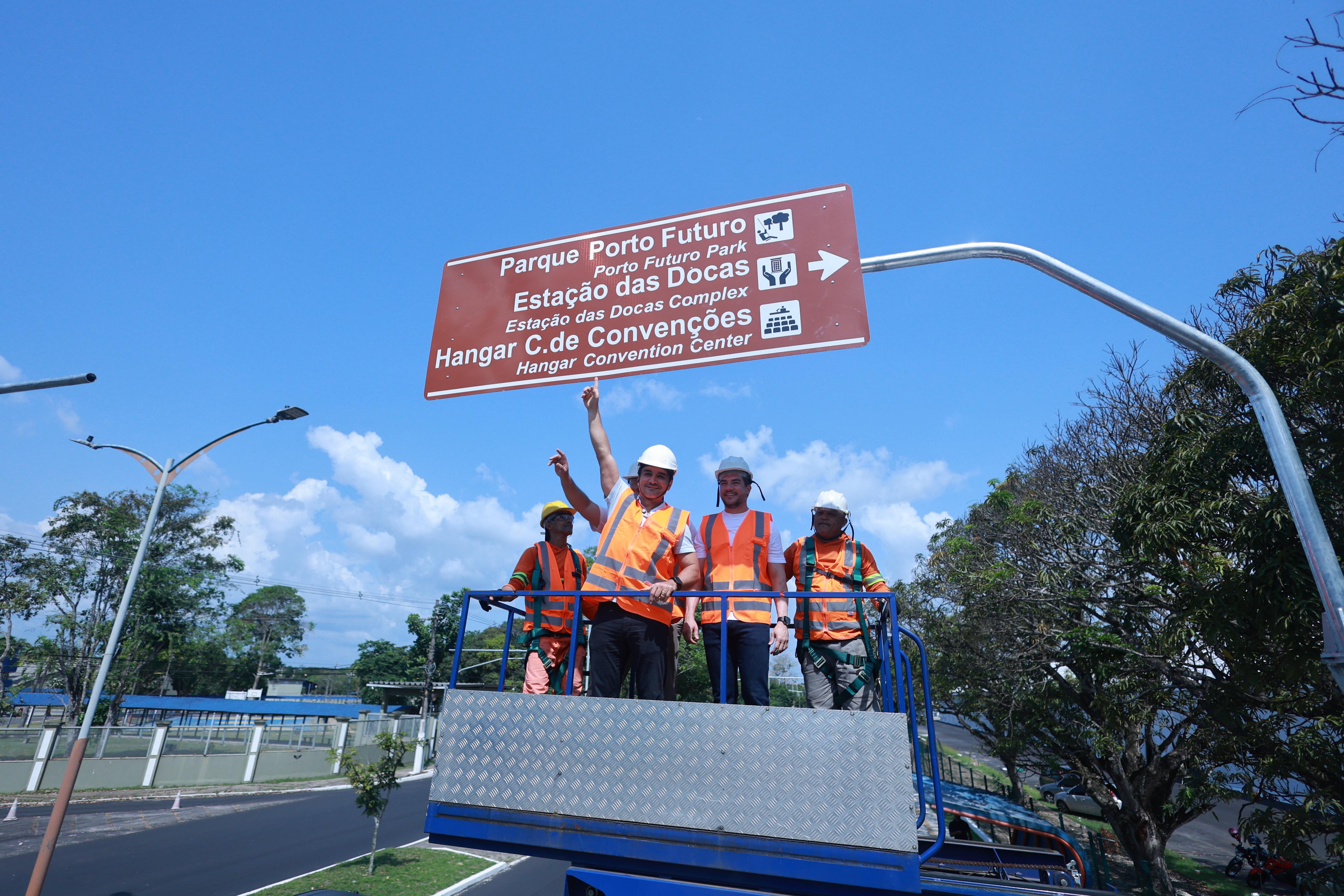 A instalação da primeira placa foi realizada pelo ministro do Turismo, Celso Sabino.