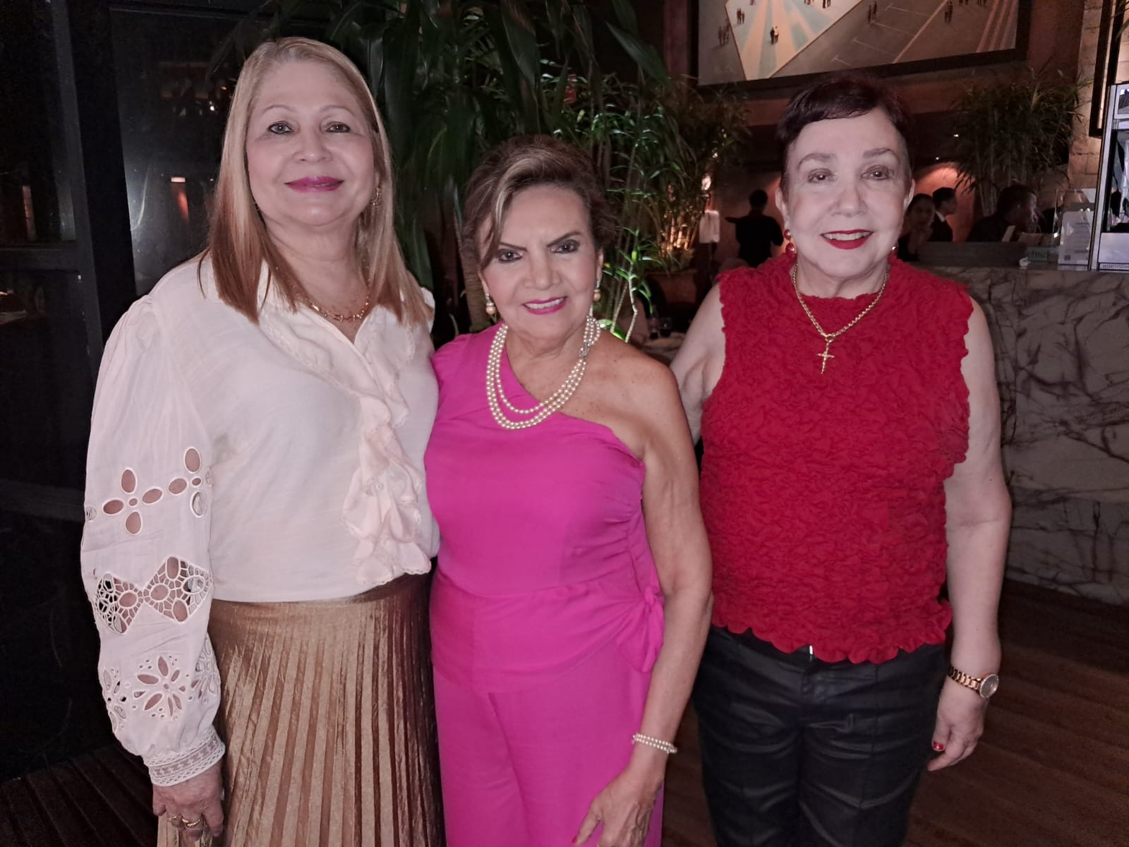 Mily Moreira com Walda e Lucinha Lage