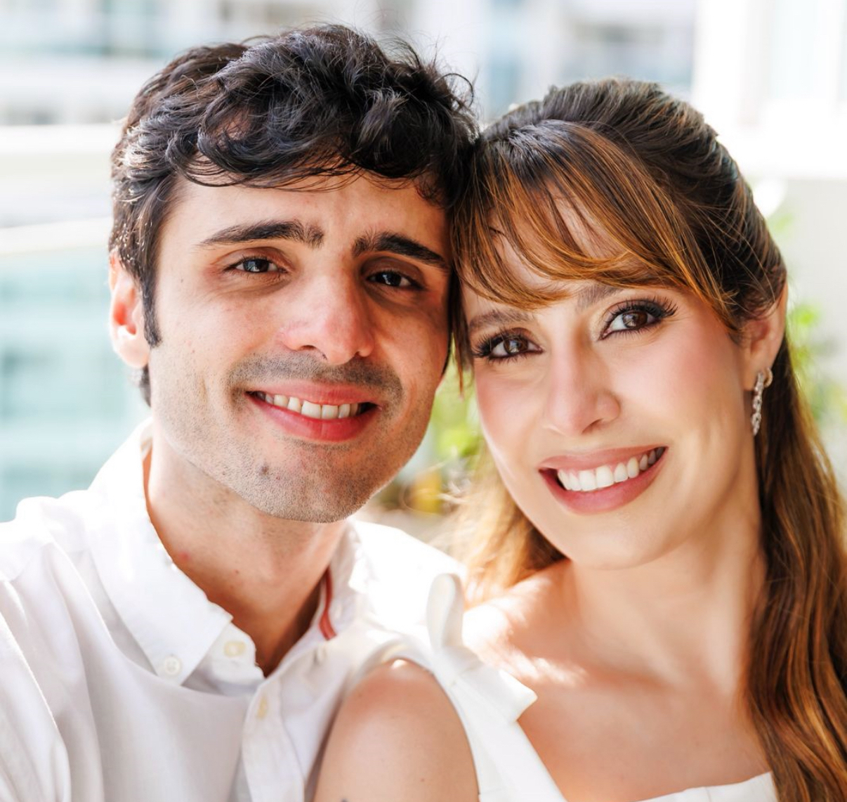 No último sábado, 23, Camilla Figueiredo e Rafael Carneiro ficaram noivos, em meio a uma recepção íntima, reunindo familiares e alguns amigos. O enlace será em 2026. 