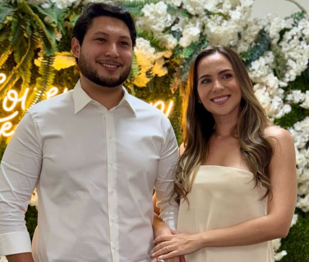 Os noivos Watanabe Filho e Marina Macedo irão comemorar a sua união no Rio de Janeiro.  O casamento civil foi realizado, nessa quarta-feira, em Belém. 