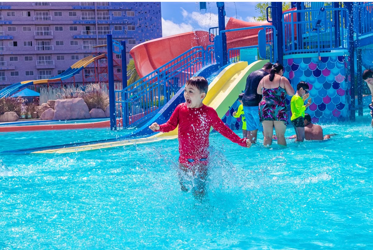 Para quem necessita recarregar a bateria e tomar fôlego, o Aqualand Resort é o que há de mais indicado, com suas brincadeiras, aventuras e conforto para a família inteira. 