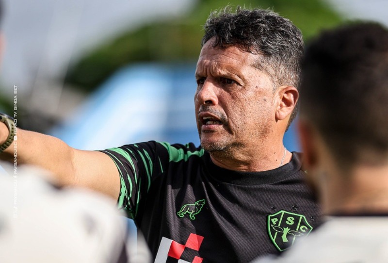 Imagem - Técnico do Paysandu dispara contra arbitragem após derrota: 'pênalti claro'