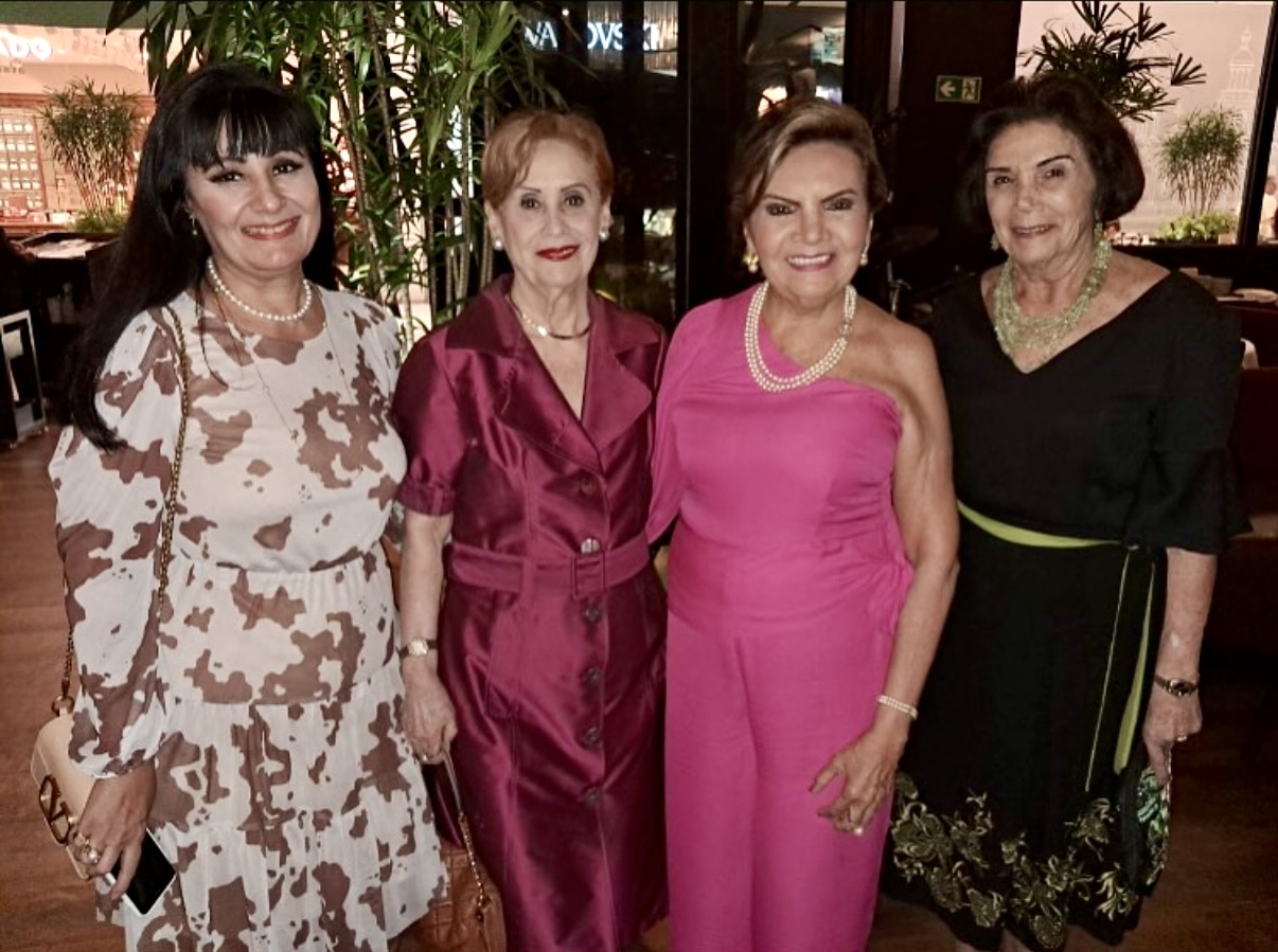 Simone Daibes, Ana Maria Faciola e Maria Bitar prestigiaram a amiga Walda 