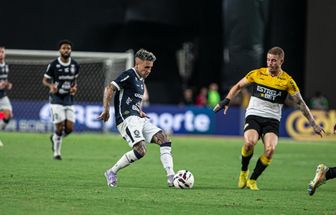 Torcida do Remo protesta contra diretoria e cobra saída de António Oliveira