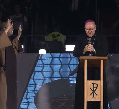 Imagem - Vídeo: bispo faz oração 'contra o comunismo' em evento religioso