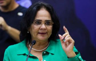 STF autoriza visita de Damares à casa de Bolsonaro um dia antes do julgamento no Supremo