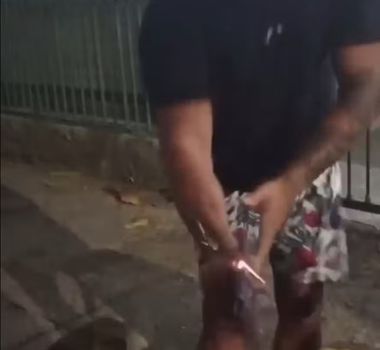 Imagem - Policial penal é preso, após atirar no pé de entregador