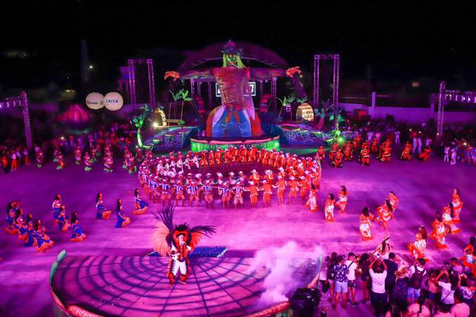 Evento atrai milhares de pessoas nos dias de festa, em Alter do Chão.