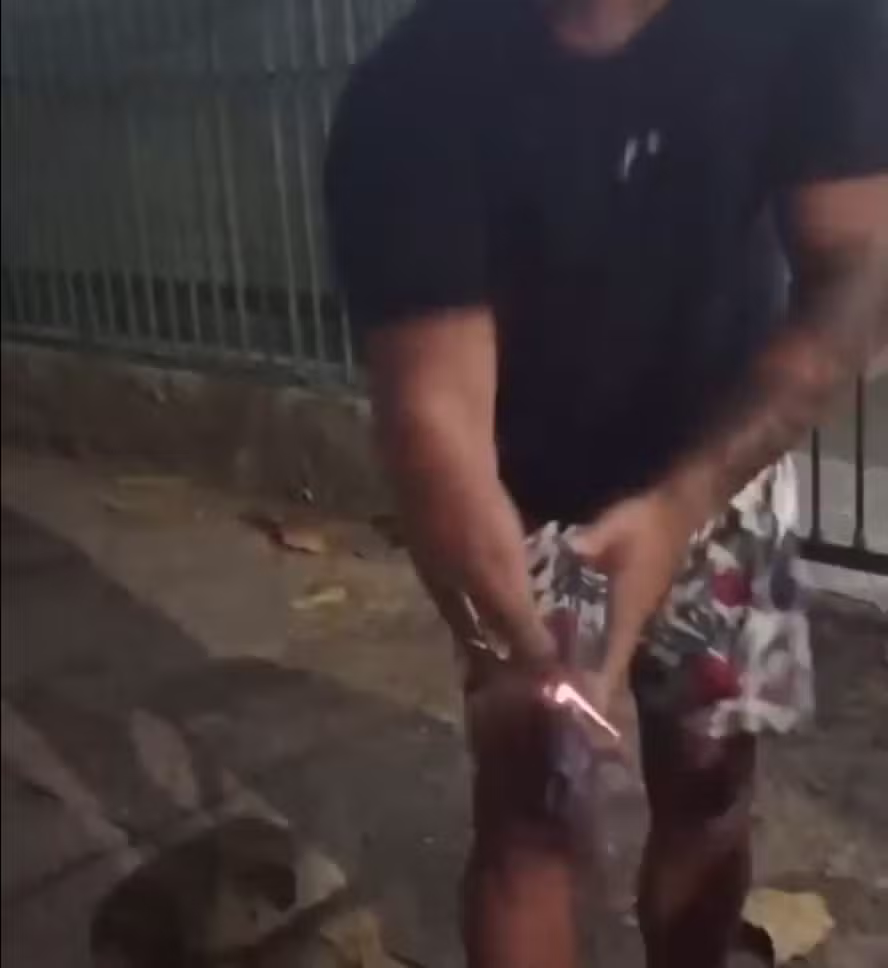 Imagem - Policial penal é preso, após atirar no pé de entregador
