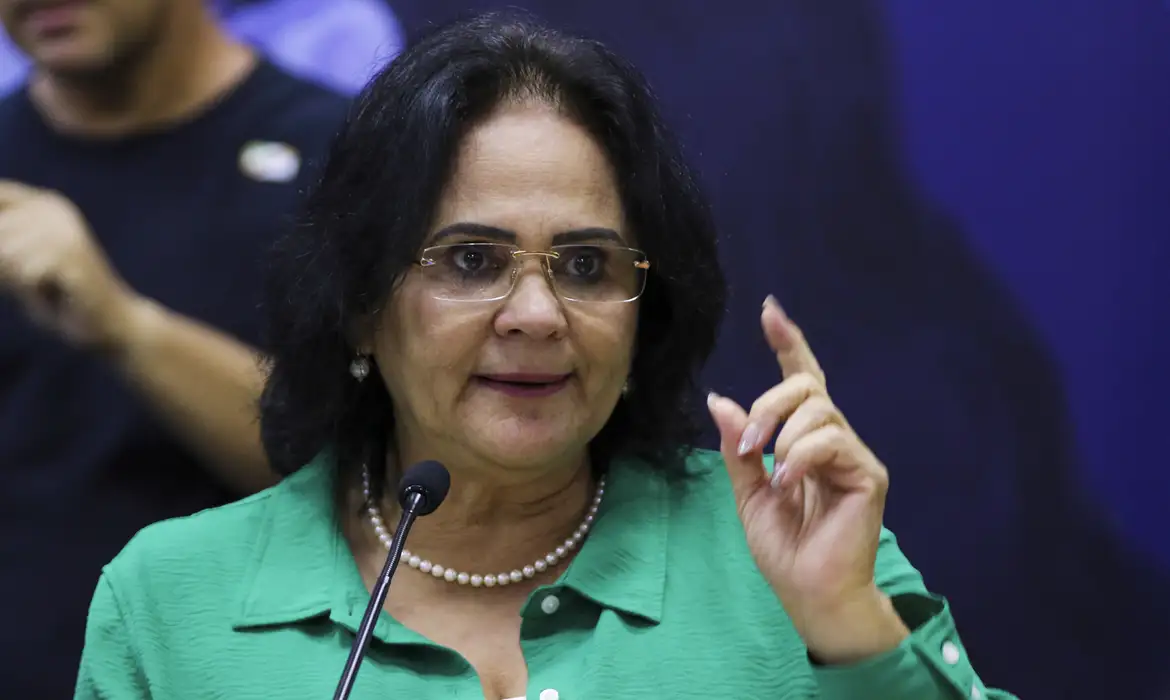 Imagem - STF autoriza visita de Damares à casa de Bolsonaro um dia antes do julgamento no Supremo