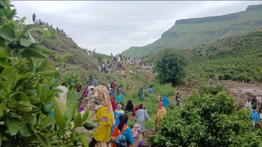 (Um deslizamento de terra destruiu uma vila em Darfur, no Sudão, e matou ao menos mil pessoas.)