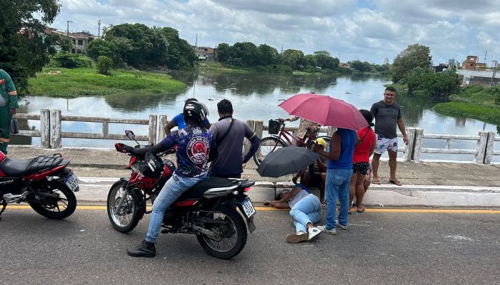 Imagem - Vídeo: acidente de moto causa congestionamento na Avenida Arthur Bernardes; confira o trânsito