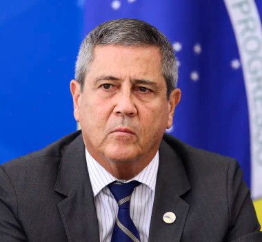 Imagem - Defesa afirma que acusação contra Braga Netto se baseia apenas em delação mentirosa