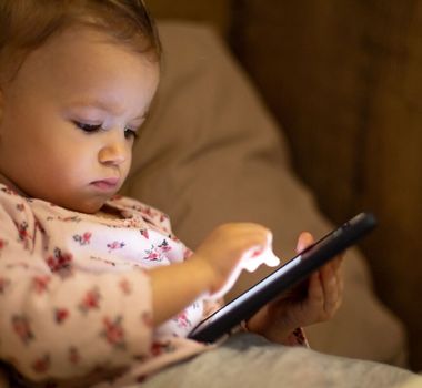 Imagem - Veja os riscos do excesso de telas para crianças e adolescentes
