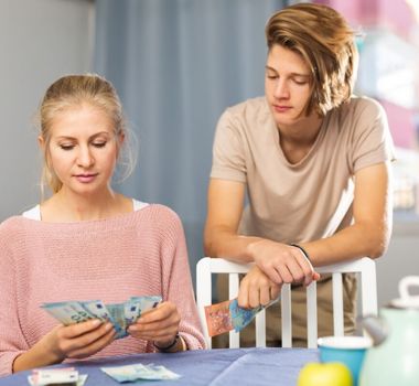 Imagem - 5 dicas para ensinar educação financeira para os filhos