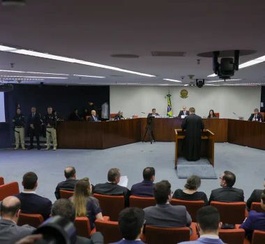 Imagem - Fala de advogado de defesa chama atenção em julgamento do 8 de janeiro
